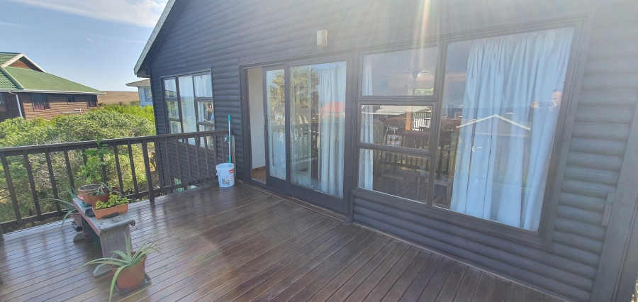 3 Bedroom Property for Sale in Boggomsbaai Western Cape